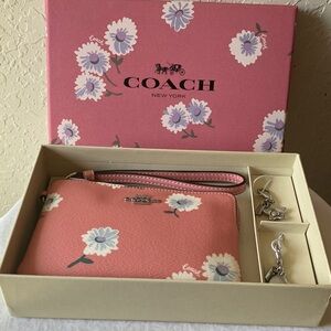 Coach: 2021 Pink & White Floral Wristlet Set- Silvet Tone- Flower & Heart Charms